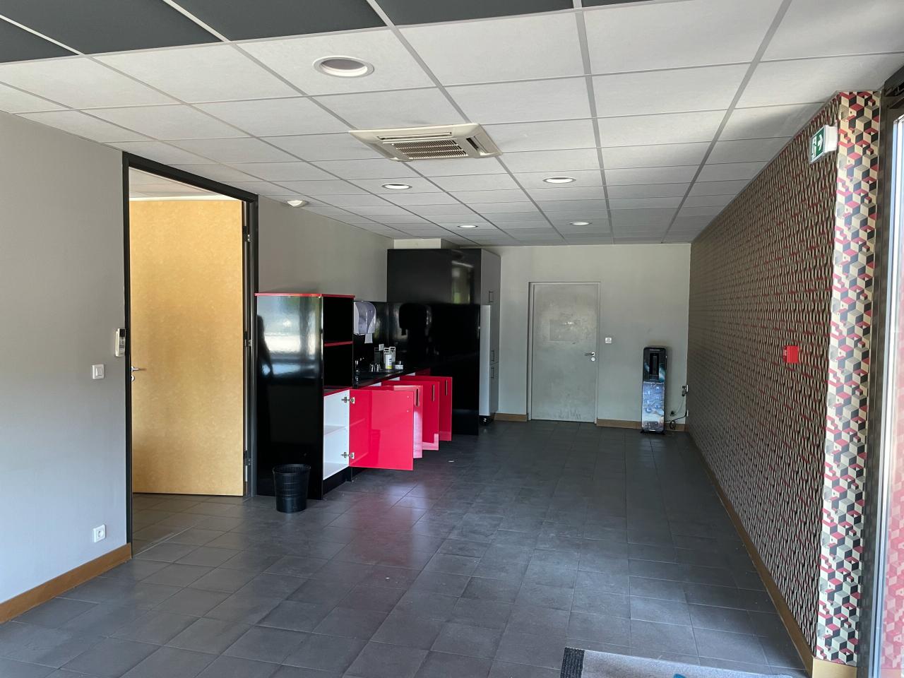Local d'activité Carbon-Blanc 4808m² Vente local d'activité Carbon-Blanc Gironde OVACT2425663 3